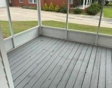 905 Rhode Island Avenue - Photo Thumbnail 4