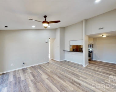 9617 Vinca Circle - Photo Thumbnail 9