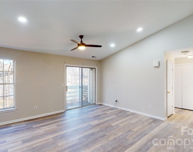 9617 Vinca Circle - Photo Thumbnail 6