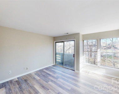 9617 Vinca Circle - Photo Thumbnail 15