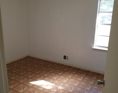 3261 Santiago Drive - Photo Thumbnail 13