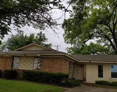 3261 Santiago Drive - Photo Thumbnail 1