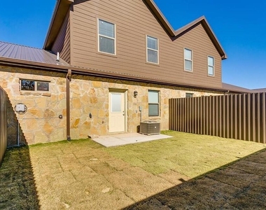 120 Ridgmar Drive - Photo Thumbnail 18