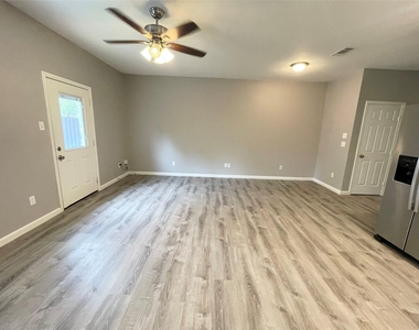120 Ridgmar Drive - Photo Thumbnail 7