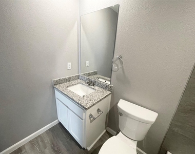 120 Ridgmar Drive - Photo Thumbnail 12