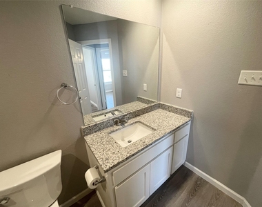 120 Ridgmar Drive - Photo Thumbnail 15