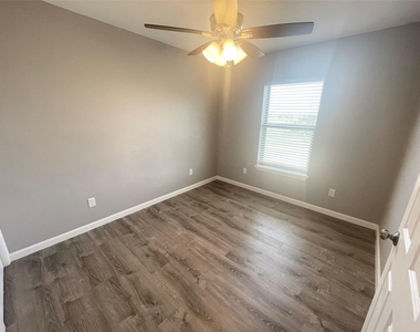 120 Ridgmar Drive - Photo Thumbnail 13