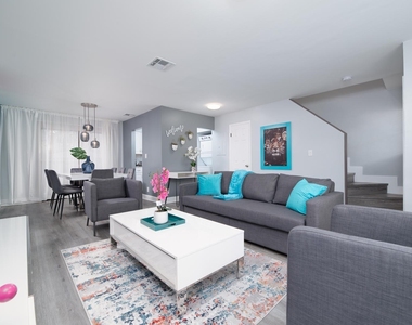 3522 Nw 91st Avenue - Photo Thumbnail 1