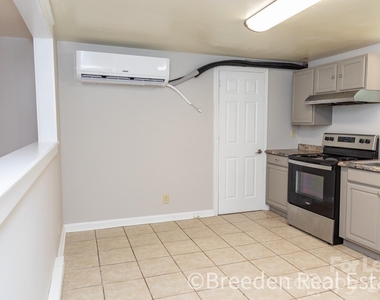 224 N Anderson Street - Photo Thumbnail 6
