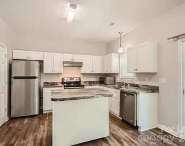 11342 Astoria Drive - Photo Thumbnail 7