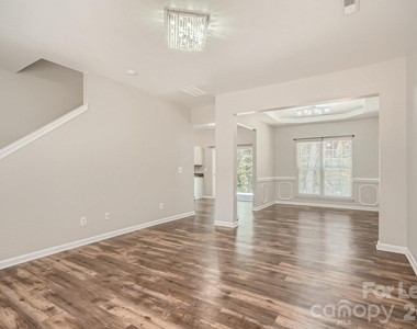 11342 Astoria Drive - Photo Thumbnail 4