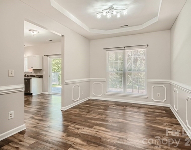 11342 Astoria Drive - Photo Thumbnail 5