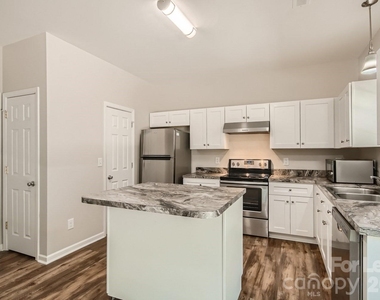 11342 Astoria Drive - Photo Thumbnail 8