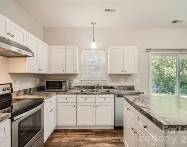 11342 Astoria Drive - Photo Thumbnail 9