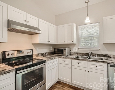 11342 Astoria Drive - Photo Thumbnail 10