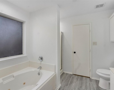408 Centennial Place - Photo Thumbnail 14