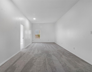 408 Centennial Place - Photo Thumbnail 26