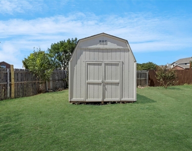 408 Centennial Place - Photo Thumbnail 36