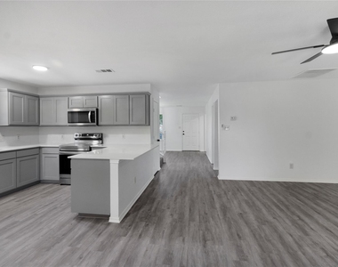 408 Centennial Place - Photo Thumbnail 25