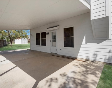 408 Centennial Place - Photo Thumbnail 32