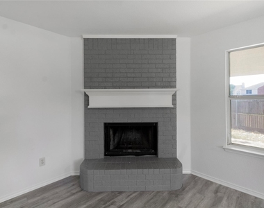 408 Centennial Place - Photo Thumbnail 18