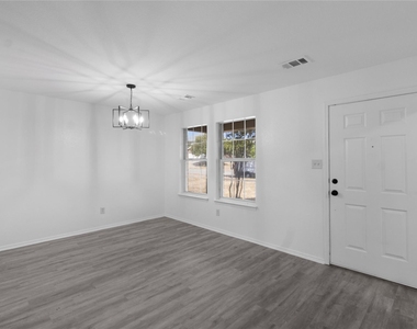 408 Centennial Place - Photo Thumbnail 7