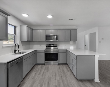 408 Centennial Place - Photo Thumbnail 21