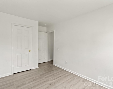 2724 Mulberry Pond Drive - Photo Thumbnail 21