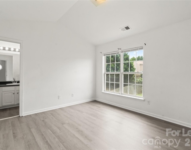 2724 Mulberry Pond Drive - Photo Thumbnail 18
