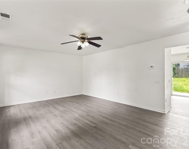 2724 Mulberry Pond Drive - Photo Thumbnail 3