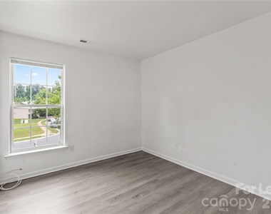 2724 Mulberry Pond Drive - Photo Thumbnail 23