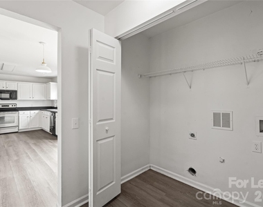 2724 Mulberry Pond Drive - Photo Thumbnail 10
