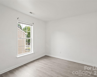 2724 Mulberry Pond Drive - Photo Thumbnail 22