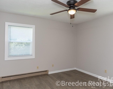 215 N Anderson Street - Photo Thumbnail 3