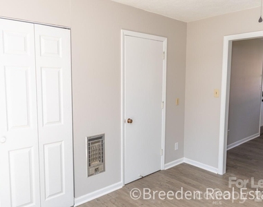 215 N Anderson Street - Photo Thumbnail 12