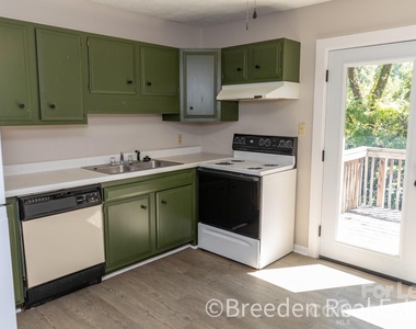215 N Anderson Street - Photo Thumbnail 14