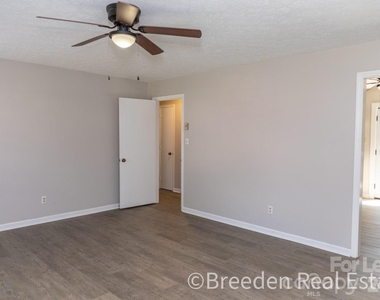 215 N Anderson Street - Photo Thumbnail 15