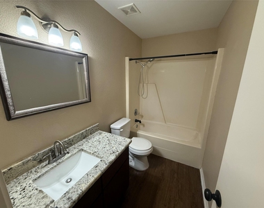 101 Donna Street - Photo Thumbnail 6