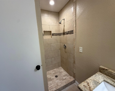 101 Donna Street - Photo Thumbnail 1