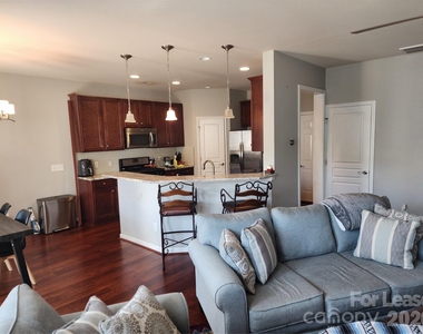 6542 Portland Rose Lane - Photo Thumbnail 8