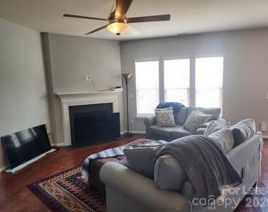 6542 Portland Rose Lane - Photo Thumbnail 9