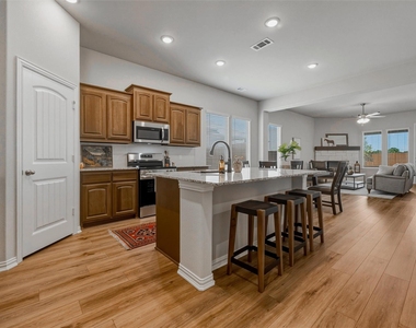 1229 Sabine River Lane - Photo Thumbnail 8