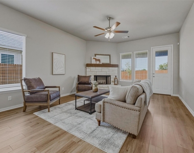 1229 Sabine River Lane - Photo Thumbnail 6