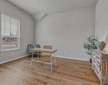 1229 Sabine River Lane - Photo Thumbnail 14