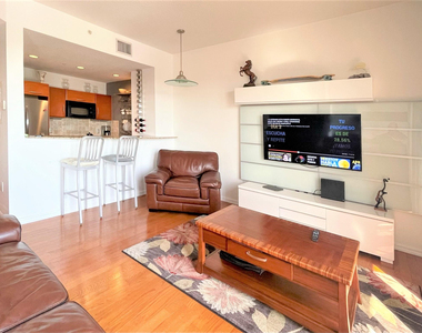 511 Lucerne Avenue - Photo Thumbnail 4
