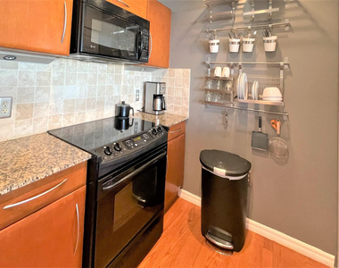 511 Lucerne Avenue - Photo Thumbnail 8