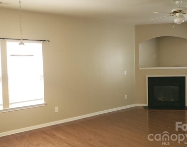 19637 Denae Lynn Drive - Photo Thumbnail 4