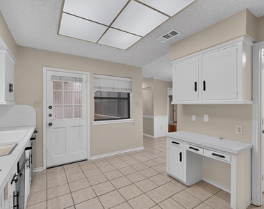 1606 Treehouse Lane - Photo Thumbnail 12