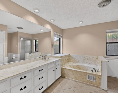 1606 Treehouse Lane - Photo Thumbnail 19