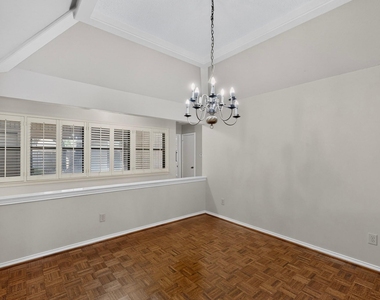 1606 Treehouse Lane - Photo Thumbnail 5